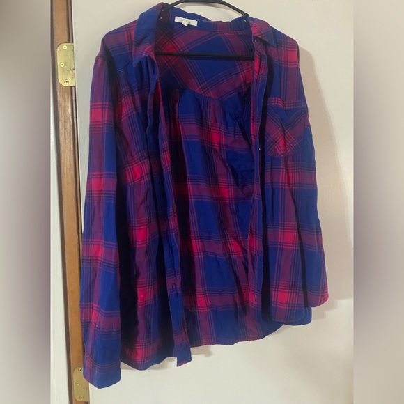 multiple flannels - Picture 4 of 4